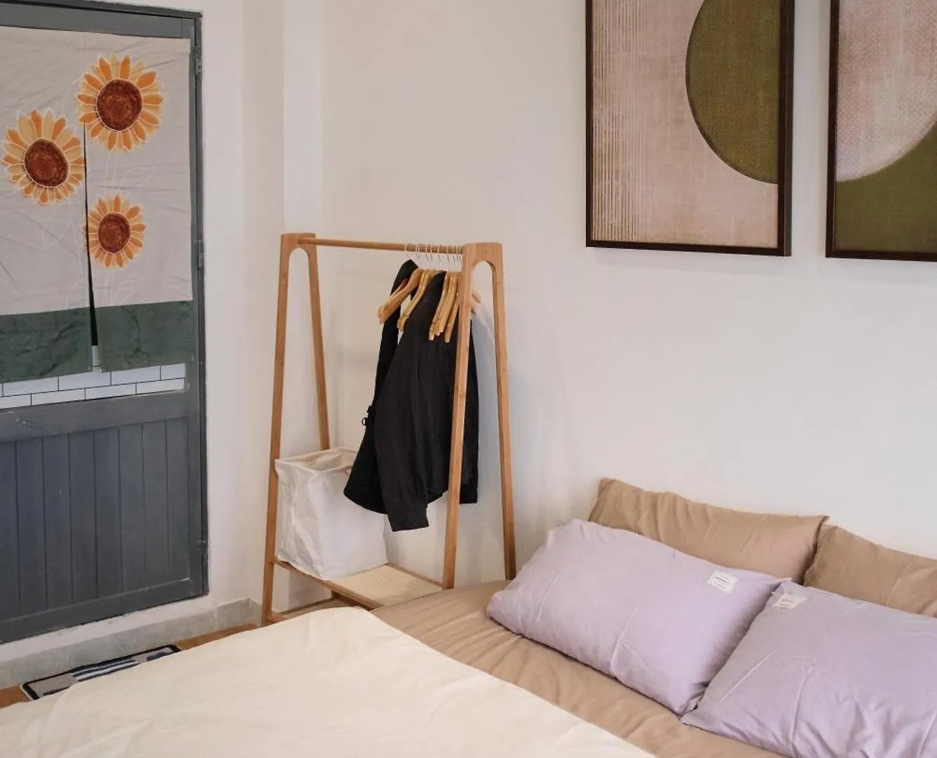 Apartment Sunflowerhome-Balcony-District1-Benthanh Market Ho Chi Minh City Vietnam